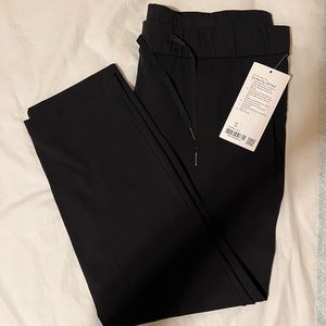 Lululemon New WITH tags on the fly 7/8 pants size 14 black